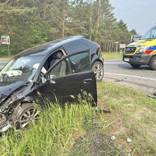 Zderzenie audi z bmw. Jedna osoba wymagała natychmiastowej pomocy