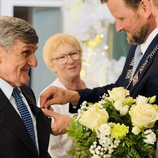 15 par uhonorowanych medalami za długoletnie pożycie małżeńskie