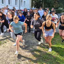 Biegi przełajowe w ZSA-E Karolewo. Zawody cieszyły się zainteresowaniem