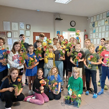 Warsztaty florystyczne dla uczniów. Powstały kolorowe, polne bukiety