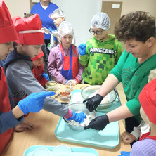 Od robotyki po taniec. Wszechstronny rozwój młodych uczestników